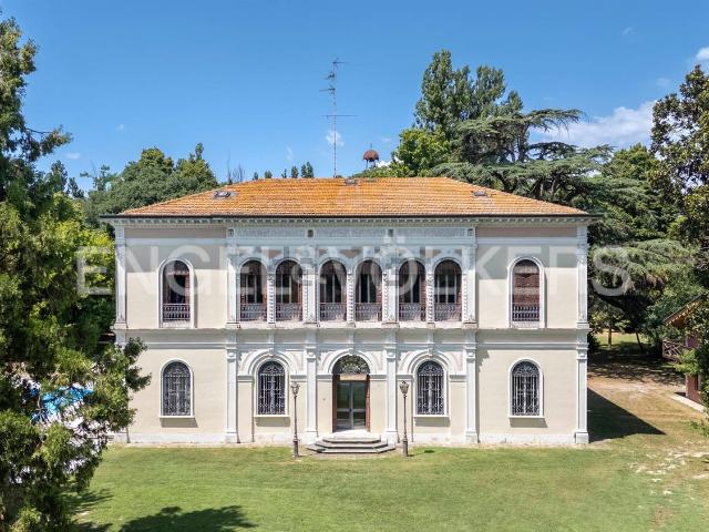 Casa in vendita a Ferrara, Reggio Emilia