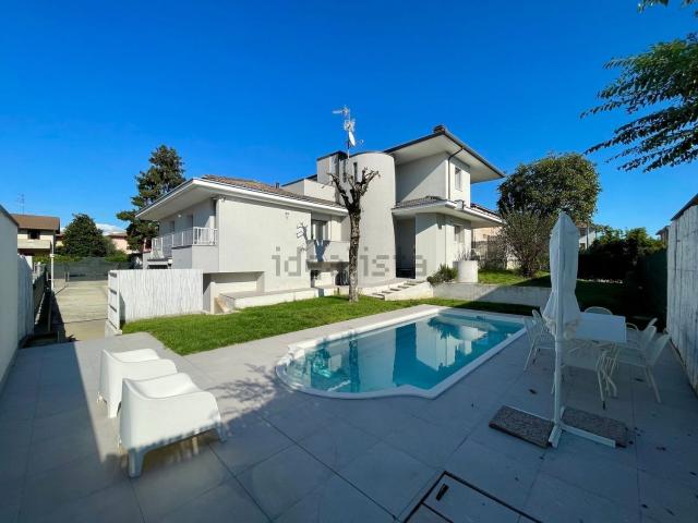 Casa in vendita a Chiari, Lombardia