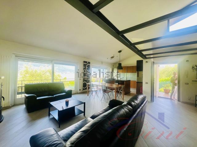 Casa in vendita a Colico, Lombardia