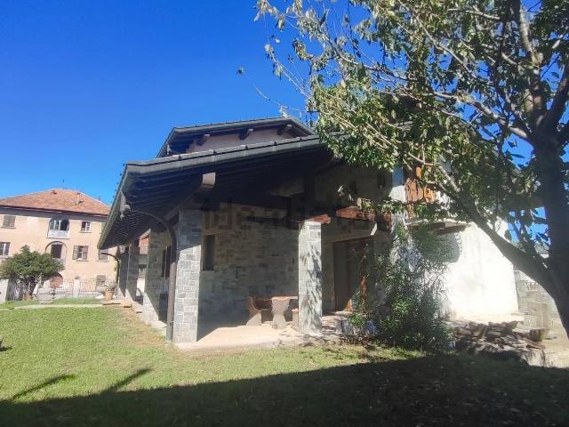 Casa in vendita a Albiolo, Lombardia