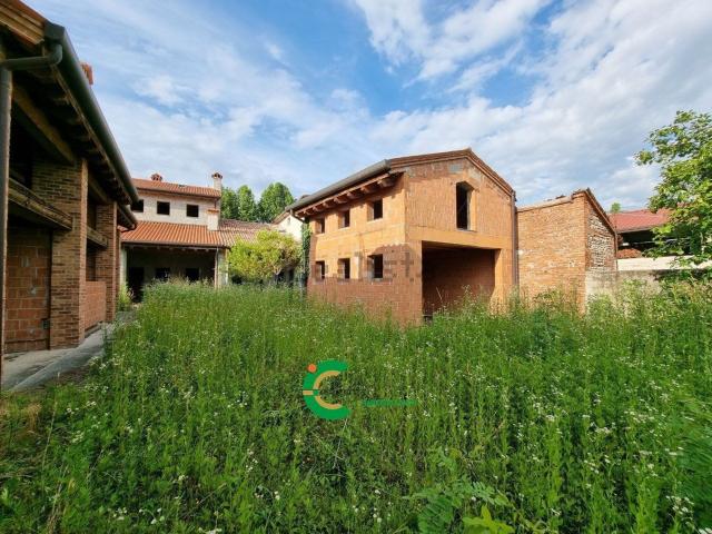 Casa in vendita a Rossano Veneto, Veneto