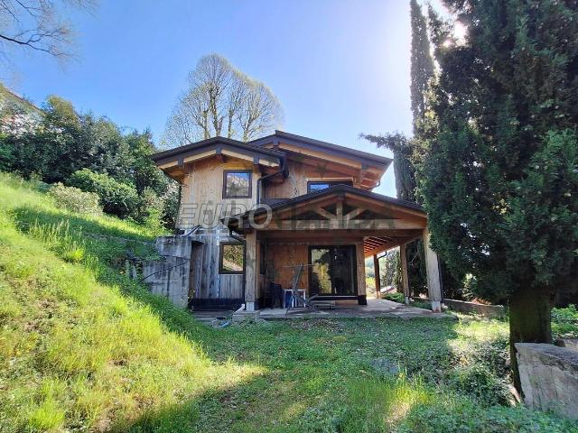 Casa in vendita a Renzon, Caprino Veronese
