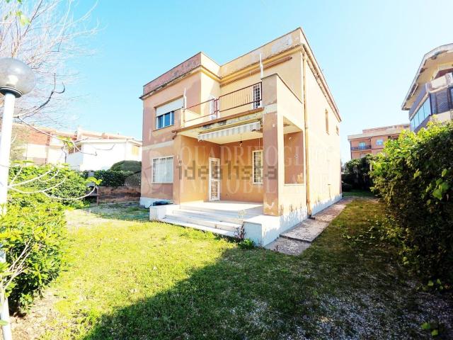 Casa in vendita a Zingarini, Roma Capitale