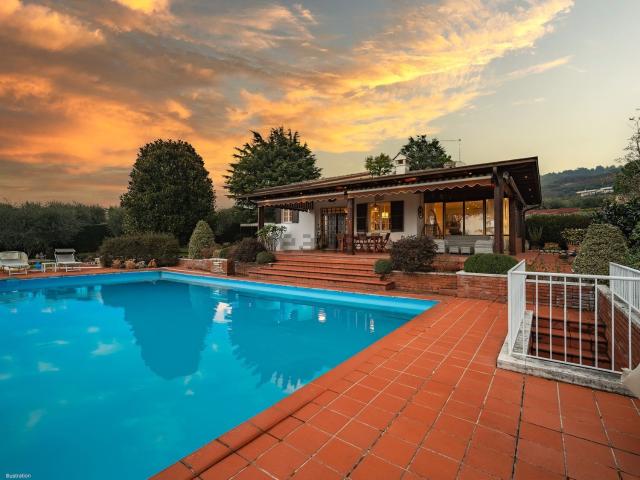 Casa in vendita a Bardolino, Veneto