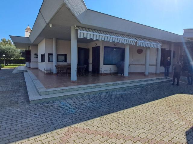 Casa in vendita a Latina, Lazio