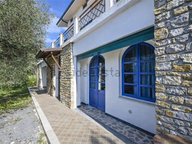 Casa in vendita a Oliveto, Imperia