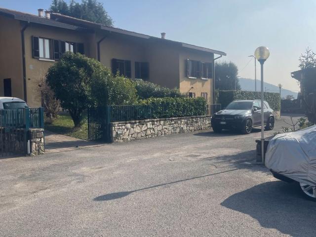 Casa in vendita a Cellatica, Lombardia