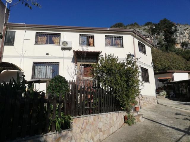 Casa in vendita a Piana Di Monte Verna, Campania