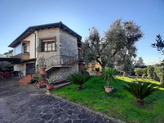 Casa in vendita a Pontenuovo, Pistoia