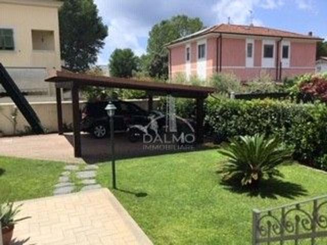 Casa in vendita a Marina di Carrara, Carrara