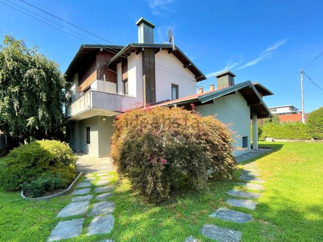 Casa in vendita a Albate, Como