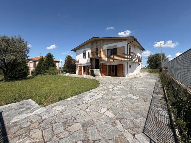 Casa in vendita a Unione dei Comuni della Val Vibrata, Sant'omero
