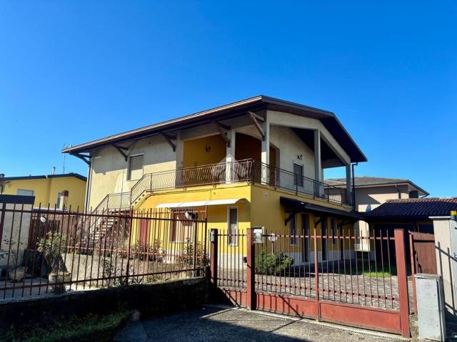Casa in vendita a Caravaggio, Lombardia