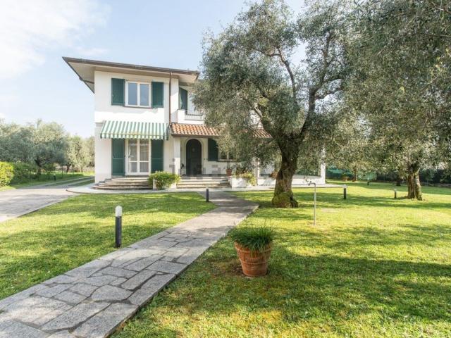 Casa in vendita a Poggiolo, Marina Di Massa