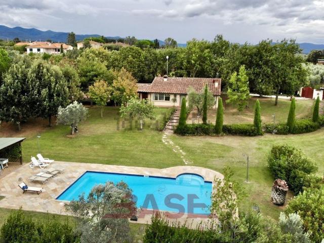 Casa in vendita a Cecina, Toscana