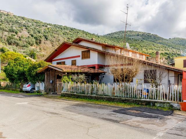 Casa in vendita a Monticchio, Sermoneta