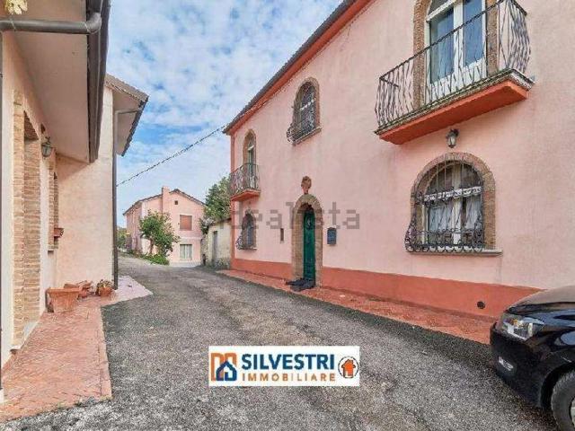 Casa in vendita a Apice, Campania