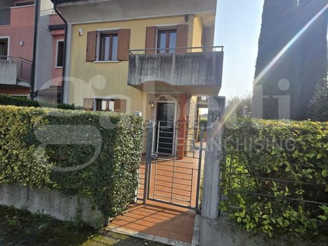 Casa in vendita a Siena, Villafranca Di Verona