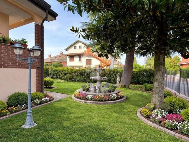 Casa in vendita a Assago, Lombardia