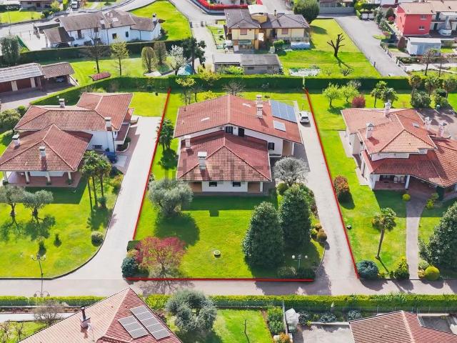 Casa in vendita a Azzano Decimo / Daçan di Pordenon, Azzano Decimo