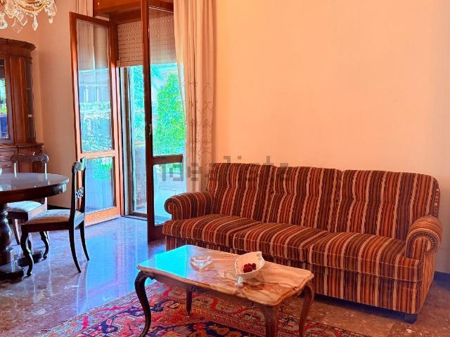 Casa in vendita a Piacenza, Reggio Emilia