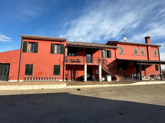 Casa in vendita a Castagnaro, Veneto