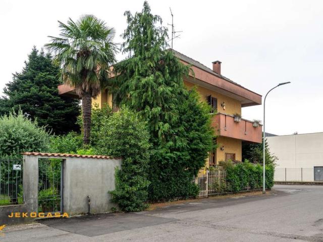 Casa in vendita a Santa Valeria, Seregno