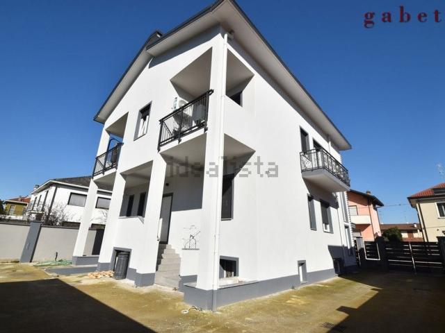 Casa in vendita a Robecco Sul Naviglio, Lombardia