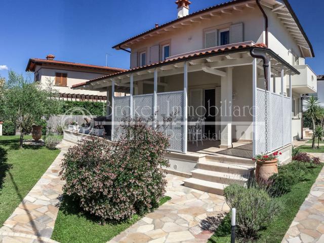 Casa in vendita a Tonfano, Toscana