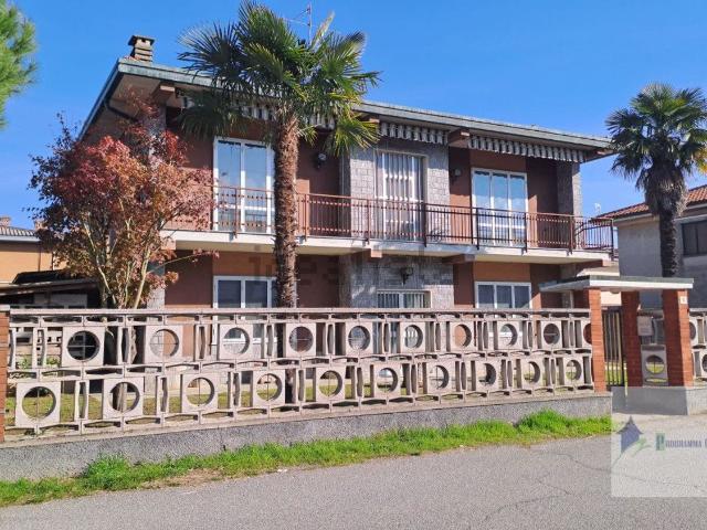 Casa in vendita a Robecchetto Con Induno, Lombardia