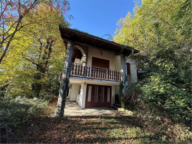 Casa in vendita a Asso, Lombardia