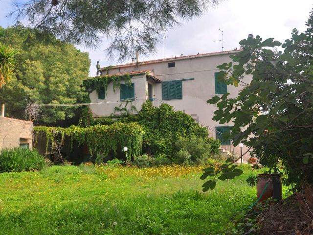 Casa in vendita a Cecina, Livorno
