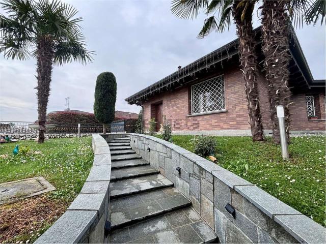 Casa in vendita a Bornasco, Lombardia
