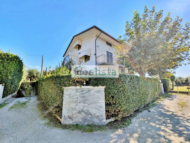 Casa in vendita a Seravezza, Toscana