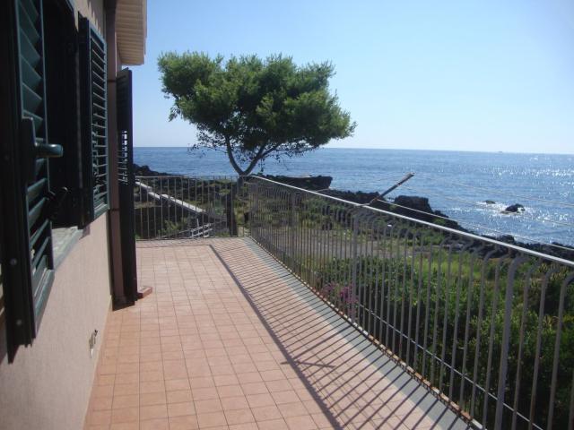 Casa in vendita a Acireale, Sicilia