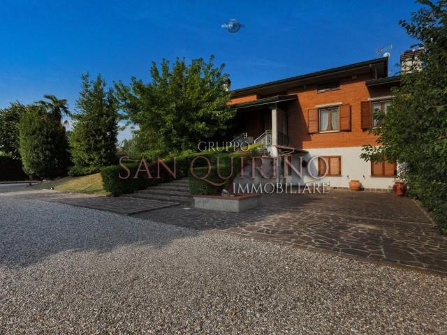 Casa in vendita a Mirandola, Modena