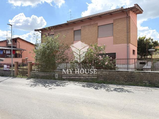 Casa in vendita a Cave