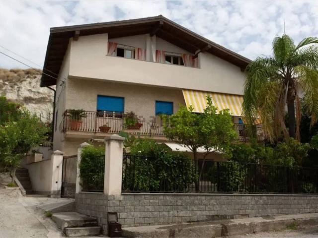 Casa in vendita a Calabria, Reggio Calabria