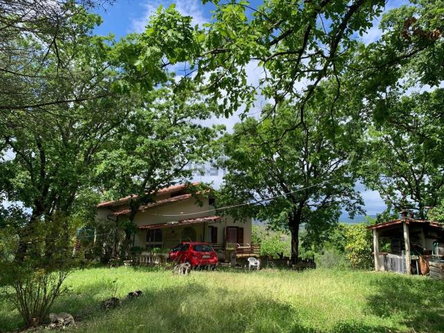 Casa in vendita a Monteleone Sabino, Lazio