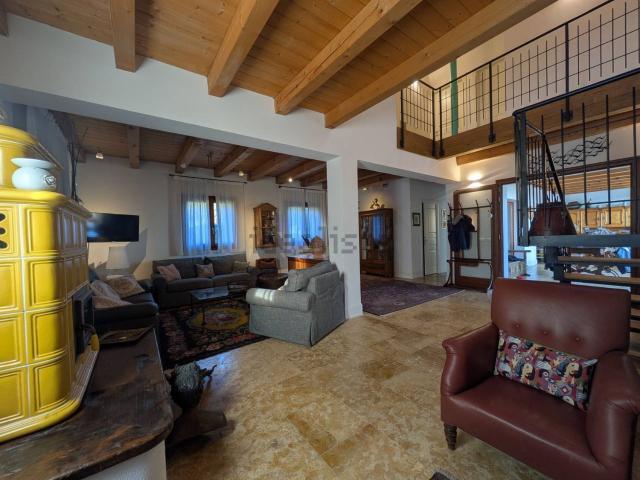 Casa in vendita a Nord-Ovest, Brenzone