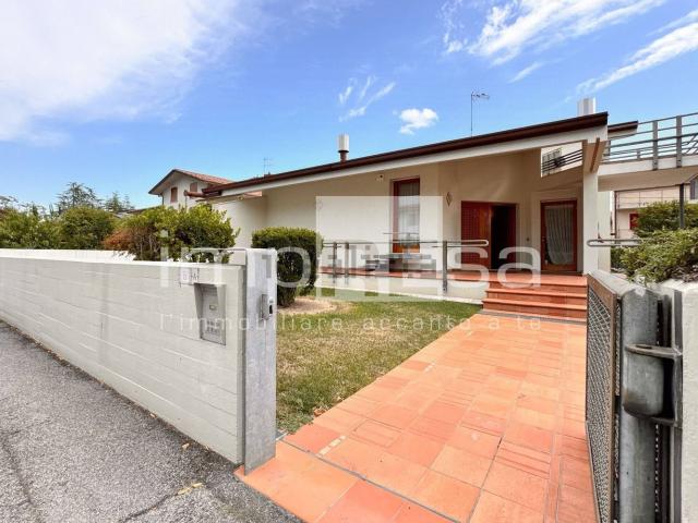 Casa in vendita a Lanzago, Silea