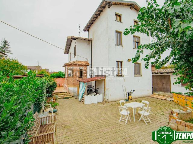 Casa in vendita a Bressana Bottarone, Lombardia