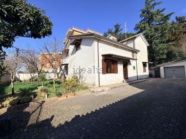 Casa in vendita a Frosinone, Lazio