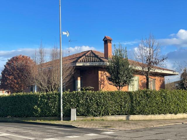 Casa in vendita a Orio Litta, Lombardia