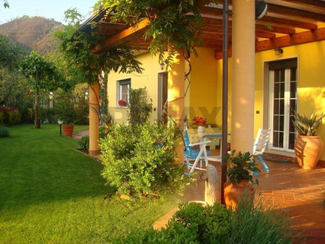 Casa in vendita a Turano, Marina Di Massa