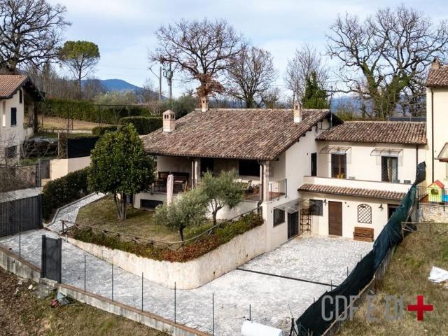 Casa in vendita a Rieti, Lazio