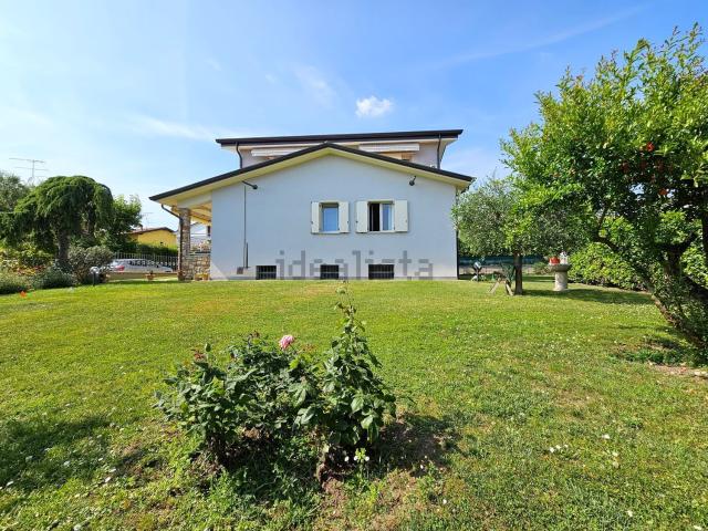Casa in vendita a Lonato, Lombardia