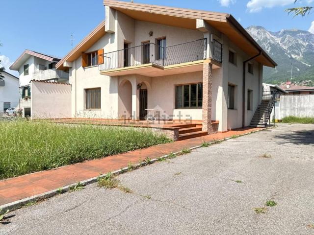 Casa in vendita a Gemona Del Friuli, Friuli-Venezia Giulia