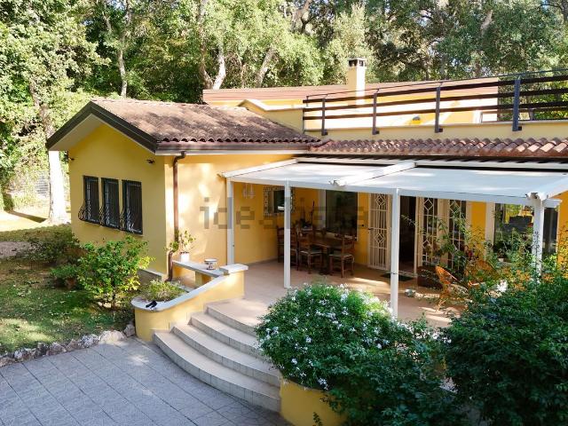 Casa in vendita a Mezzomonte, Sabaudia