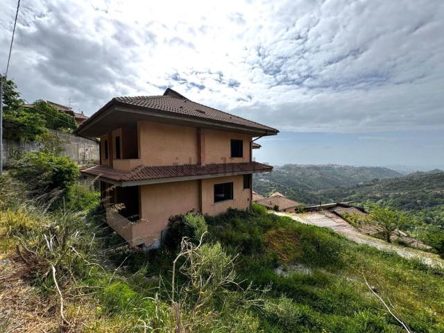 Casa in vendita a Calabria, Catanzaro